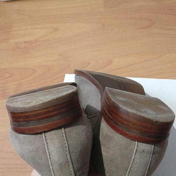 Banana Republic suede gray Oxford shoes - Picture 6 of 7